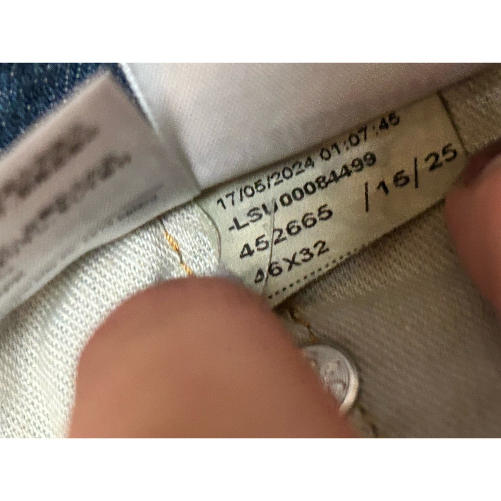 Levi Strauss 541 Men's Jeans 46x32, Dark Blue Denim - Picture 7 of 9
